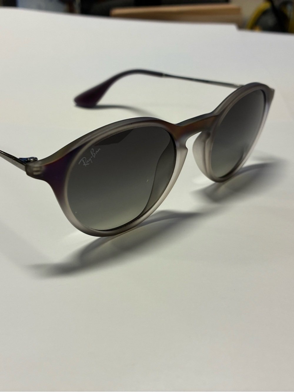 Ray-Ban Round Sunglasses Gray Frames with Dark Lenses - Picture 13 of 16